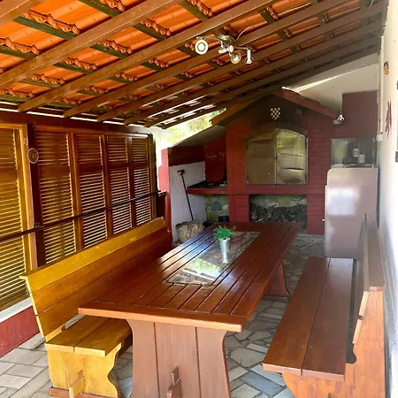 Ema Villa *
